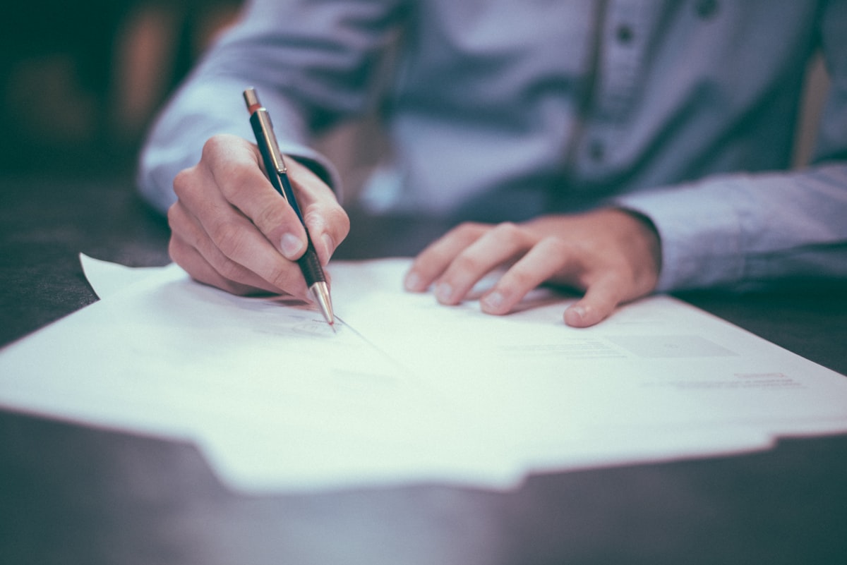Assinatura de contrato de locação